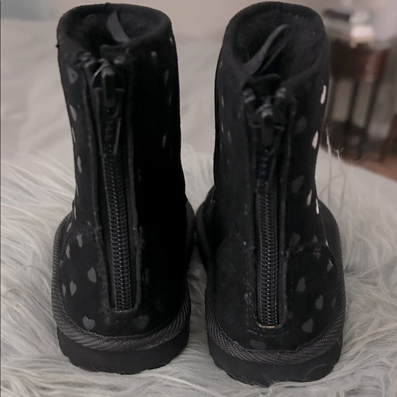GAP toddler Black Boots with  Hearts - Picture 2 of 2